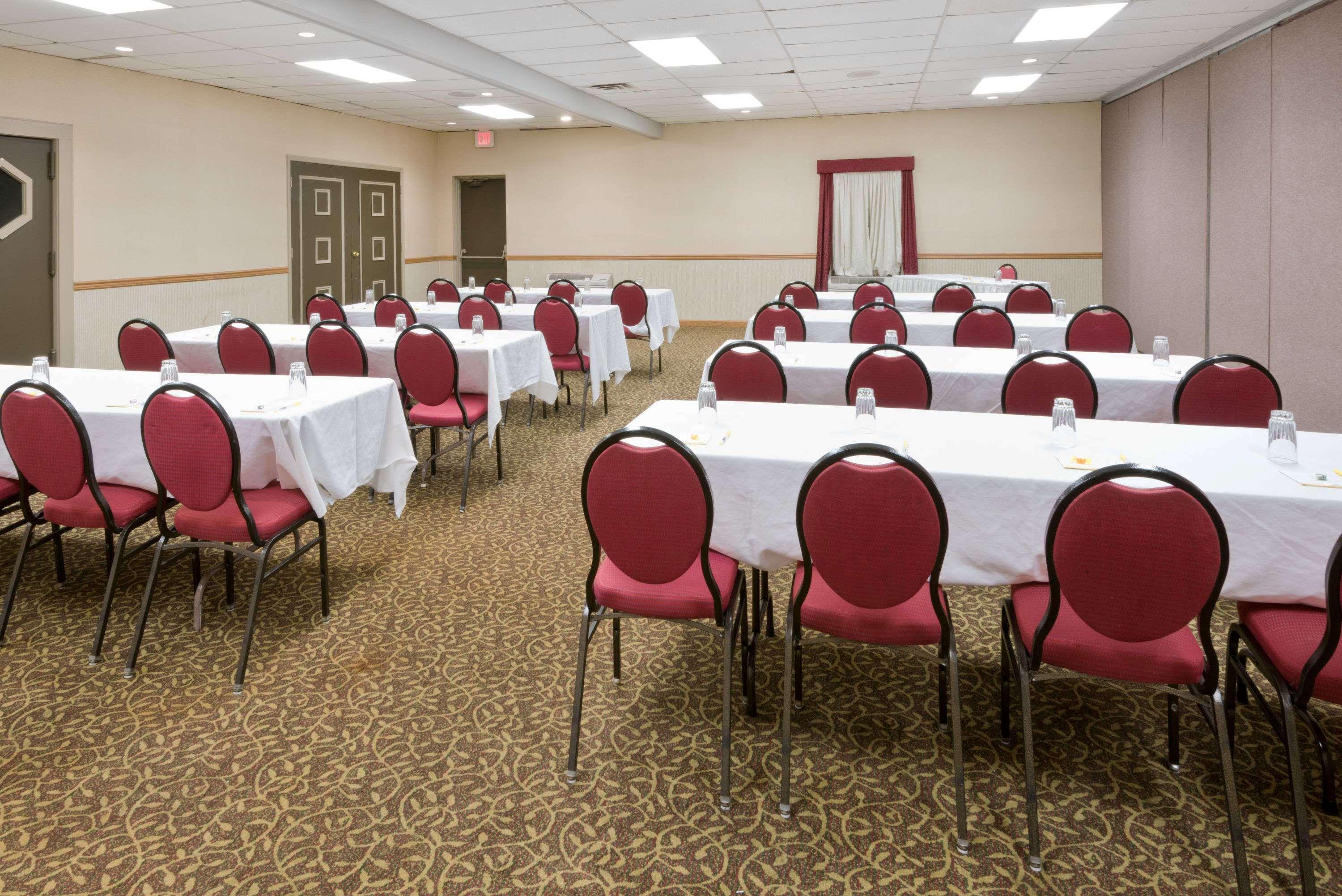 Days Inn By Wyndham Batavia Darien Lake Theme Park Экстерьер фото