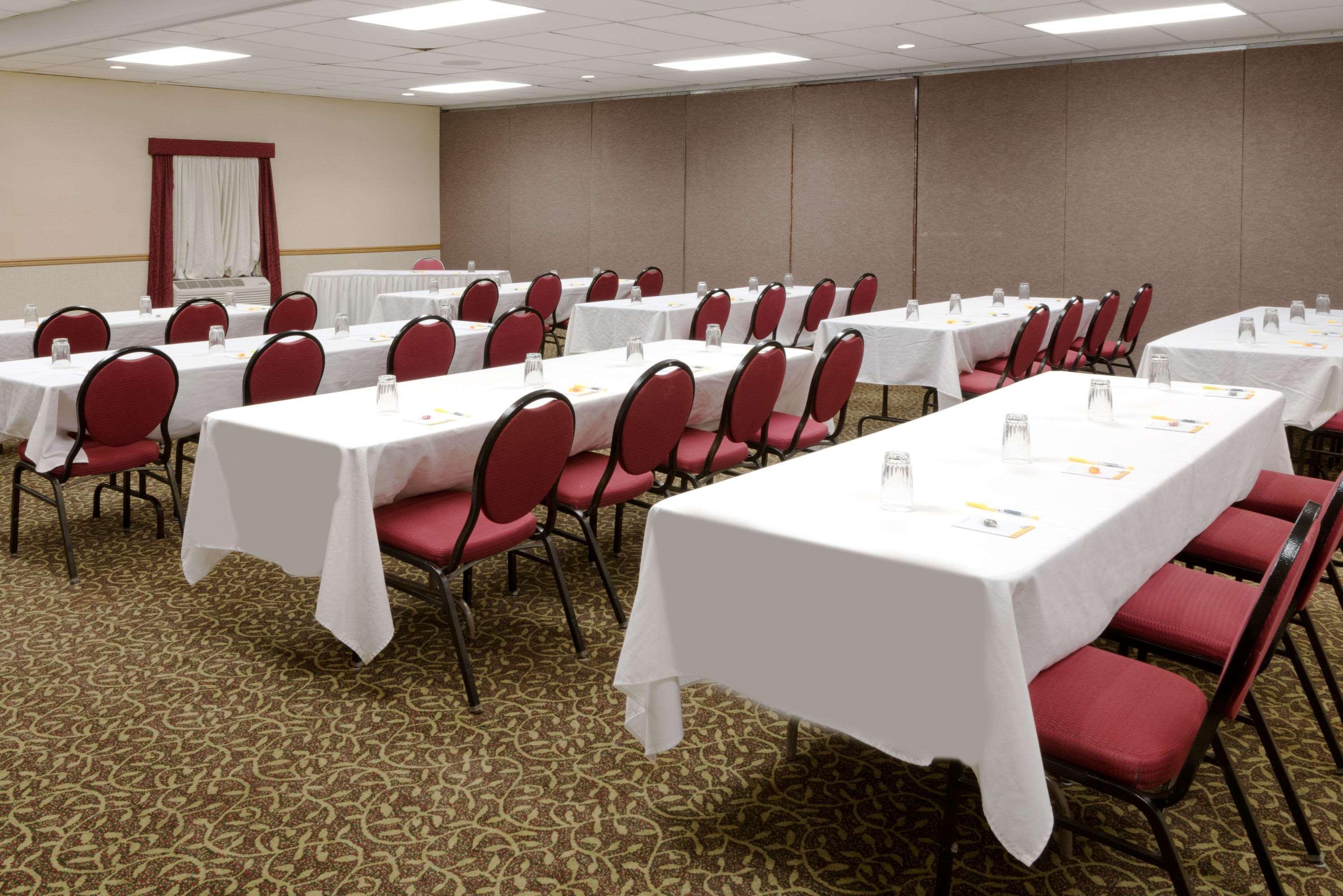 Days Inn By Wyndham Batavia Darien Lake Theme Park Экстерьер фото