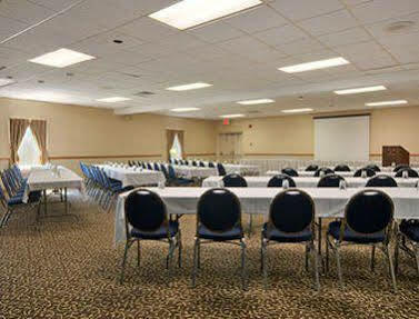 Days Inn By Wyndham Batavia Darien Lake Theme Park Экстерьер фото